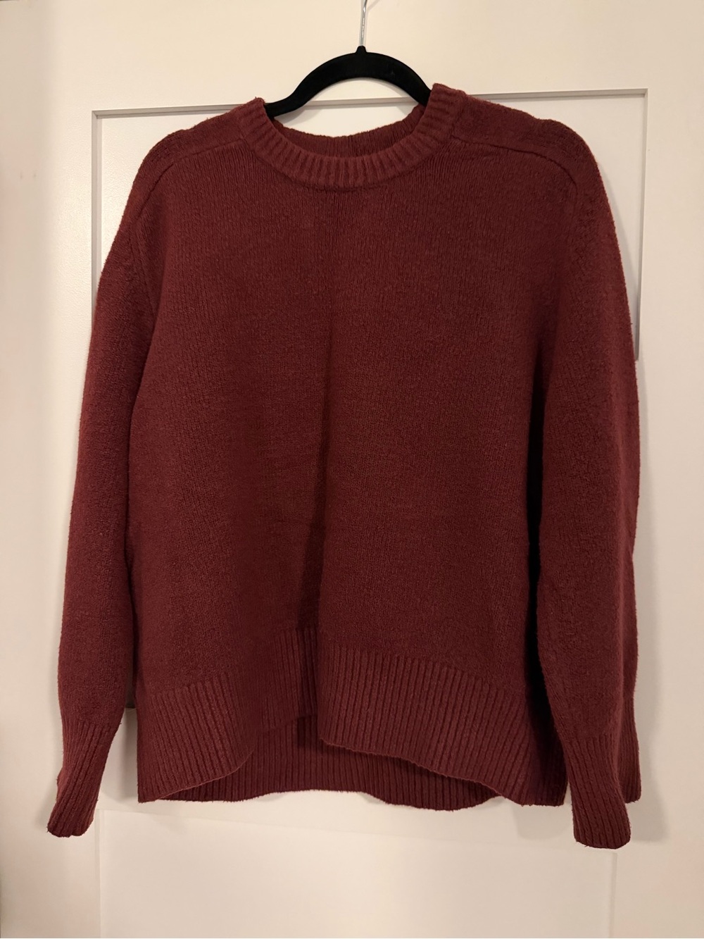 Abercrombie & Fitch Women's Crewneck Sweater in Burgundy